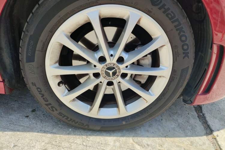 Used Mercedes-Benz A-Class 2020 A 200 L Sport Sedan Right Front Wheel Hub