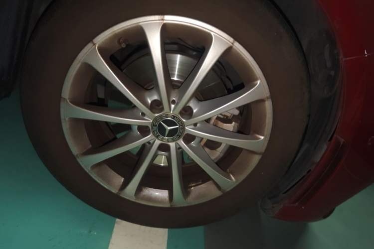 Used Mercedes-Benz A-Class 2020 Restyled A 200 L Sport Sedan Fashion Version Right Front Wheel Hub