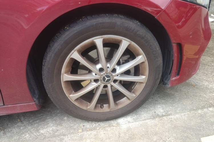 Used Mercedes-Benz A-Class 2020 Restyled A 200 L Sport Sedan Fashion Version Right Front Wheel Hub