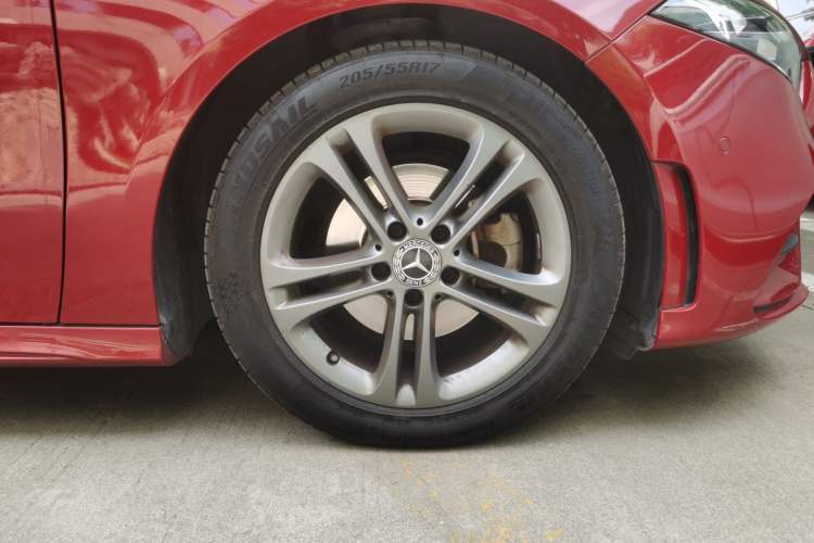 Used Mercedes-Benz A-Class 2020 Second Facelift A 180 L Sport Sedan Right Front Wheel Hub