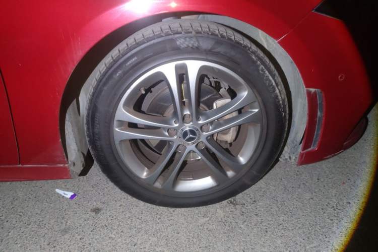 Used Mercedes-Benz A-Class 2020 Second Facelift A 180 L Sport Sedan Right Front Wheel Hub
