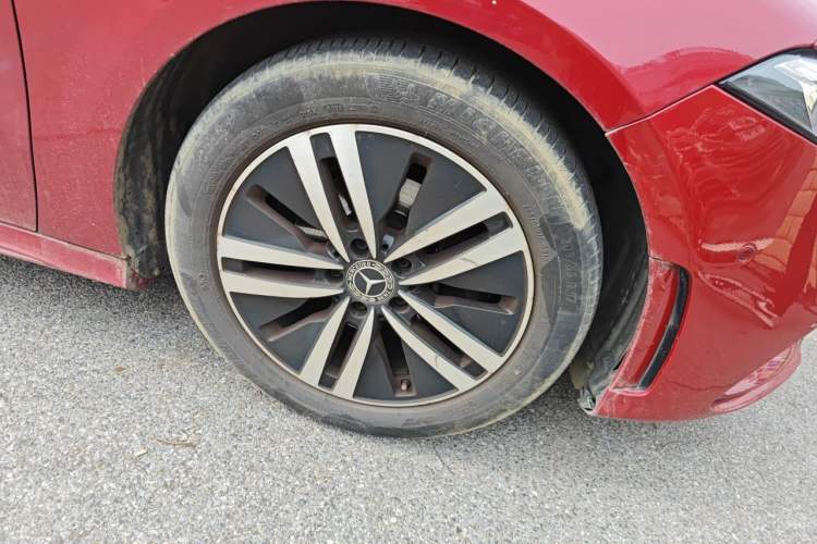Used Mercedes-Benz A-Class 2020 A 180 L Sport Sedan Right Front Wheel Hub