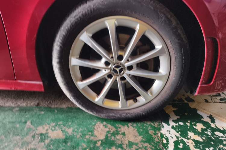 Used Mercedes-Benz A-Class 2020 Restyled A 200 L Sport Sedan Fashion Version Right Front Wheel Hub