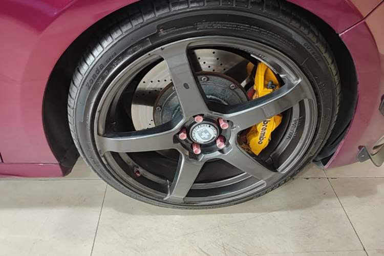 Used Mercedes-Benz A-Class 2020 A 200 L Sport Sedan Right Front Wheel Hub