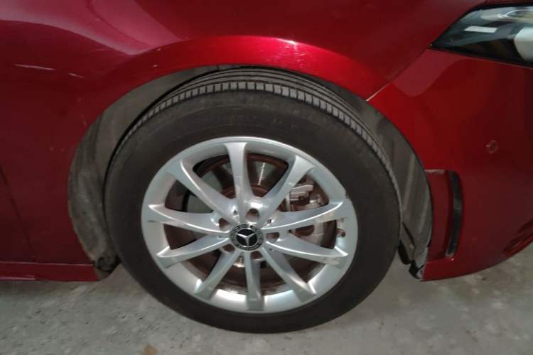 Used Mercedes-Benz A-Class 2020 Restyled A 200 L Sport Sedan Fashion Version Right Front Wheel Hub