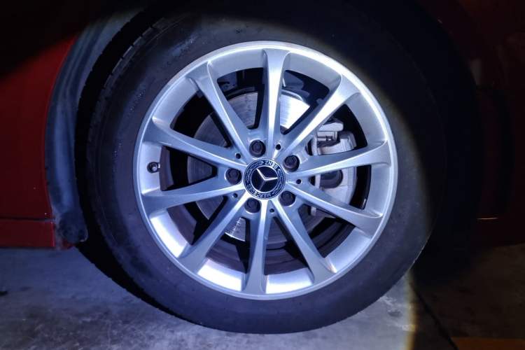 Used Mercedes-Benz A-Class 2020 Restyled A 200 L Sport Sedan Dynamic Version Right Front Wheel Hub