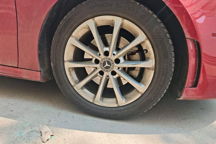Used Mercedes-Benz A-Class 2020 A 200 L Sport Sedan Right Front Wheel Hub