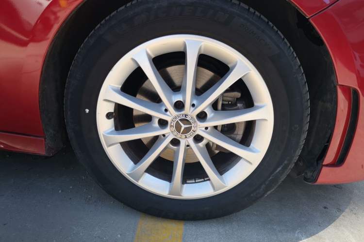 Used Mercedes-Benz A-Class 2020 Restyled A 200 L Sport Sedan Dynamic Version Right Front Wheel Hub