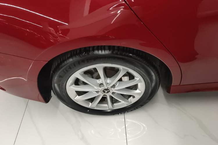 Used Mercedes-Benz A-Class 2020 Restyled A 200 L Sport Sedan Dynamic Version Right Rear Wheel Hub