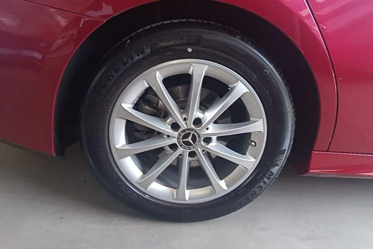 Used Mercedes-Benz A-Class 2020 Restyled A 200 L Sport Sedan Dynamic Version Right Rear Wheel Hub