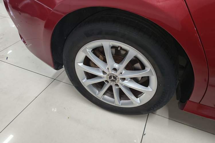 Used Mercedes-Benz A-Class 2020 Restyled A 200 L Sport Sedan Fashion Version Right Rear Wheel Hub