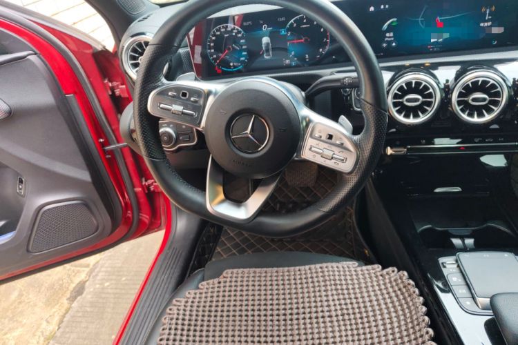 Used Mercedes-Benz A-Class 2020 Restyled A 200 L Sport Sedan Fashion Version Steering Wheel