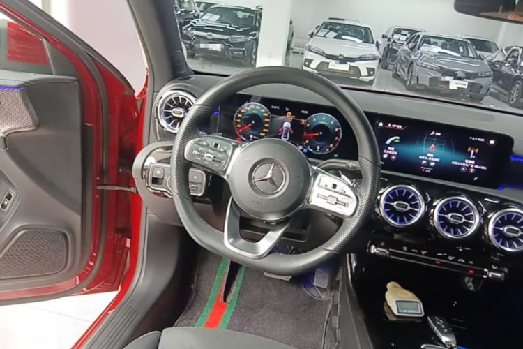 Used Mercedes-Benz A-Class 2020 Restyled A 200 L Sport Sedan Fashion Version Steering Wheel