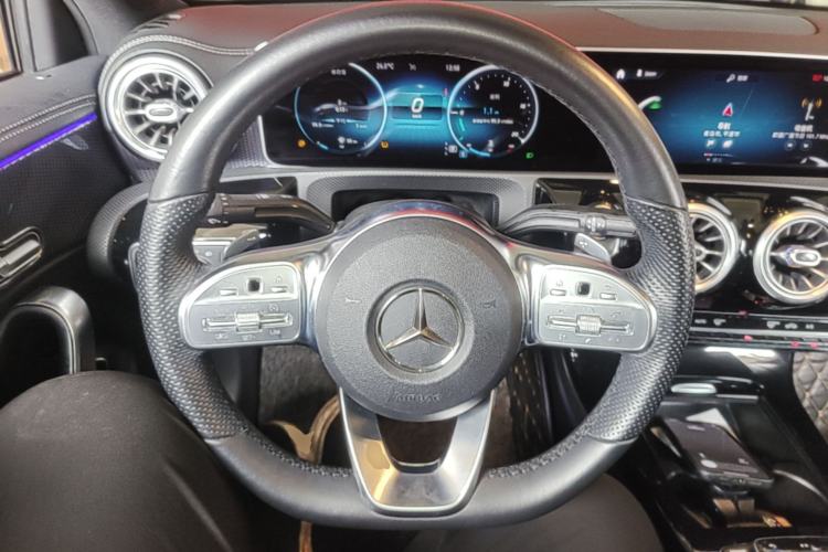 Used Mercedes-Benz A-Class 2020 Restyled A 200 L Sport Sedan Fashion Version Steering Wheel