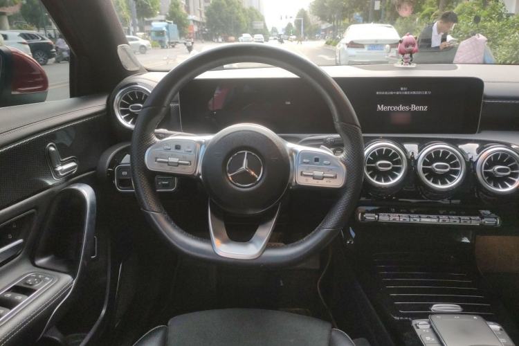 Used Mercedes-Benz A-Class 2020 Restyled A 200 L Sport Sedan Fashion Version Steering Wheel