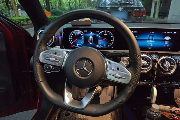 Used Mercedes-Benz A-Class 2020 Restyled A 200 L Sport Sedan Fashion Version Steering Wheel