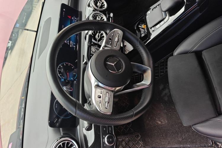 Used Mercedes-Benz A-Class 2020 Restyled A 200 L Sport Sedan Fashion Version Steering Wheel
