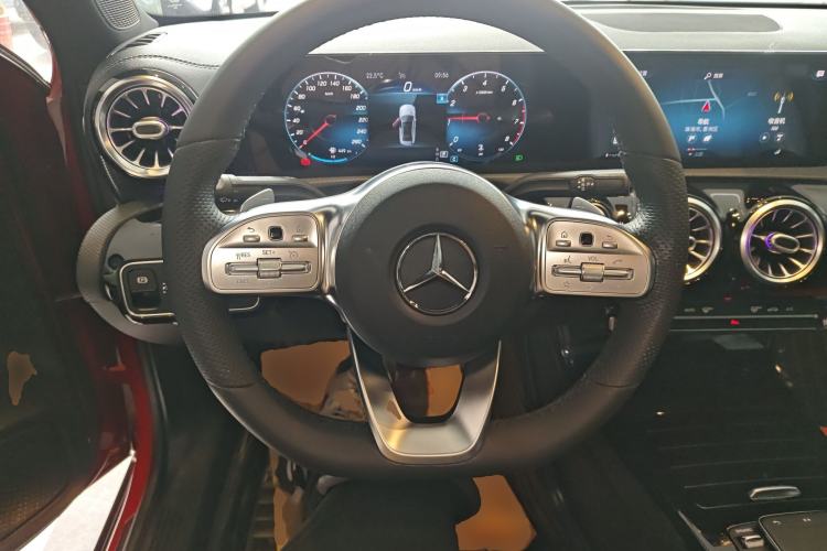 Used Mercedes-Benz A-Class 2020 Restyled A 200 L Sport Sedan Fashion Version Steering Wheel