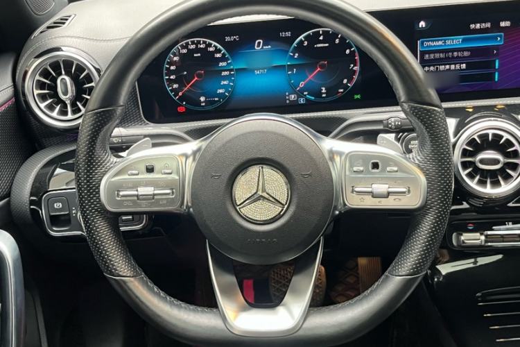 Used Mercedes-Benz A-Class 2020 Restyled A 200 L Sport Sedan Fashion Version Steering Wheel