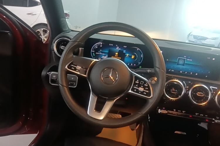 Used Mercedes-Benz A-Class 2020 Second Facelift A 180 L Sport Sedan Steering Wheel