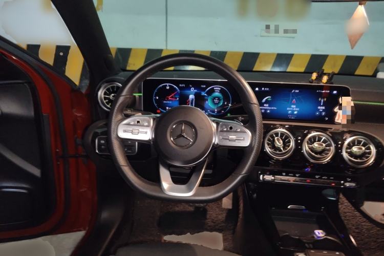 Used Mercedes-Benz A-Class 2020 Restyled A 200 L Sport Sedan Fashion Version Steering Wheel