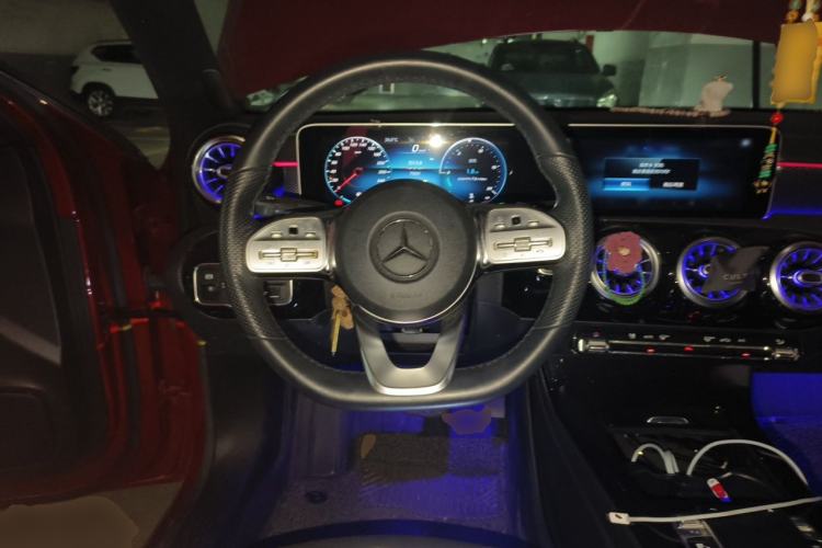 Used Mercedes-Benz A-Class 2020 Restyled A 200 L Sport Sedan Fashion Version Steering Wheel
