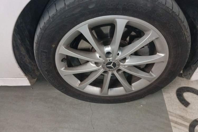 Used Mercedes-Benz A-Class 2020 Restyled A 200 L Sport Sedan Dynamic Version Right Front Wheel Hub