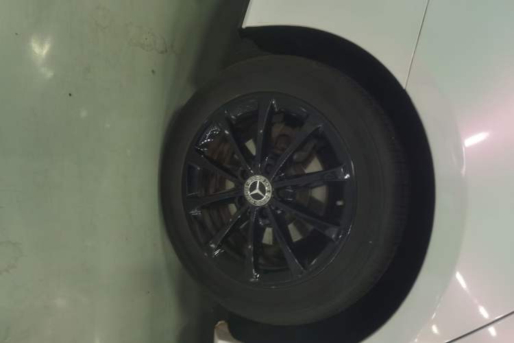 Used Mercedes-Benz A-Class 2020 Restyled A 200 L Sport Sedan Fashion Version Right Rear Wheel Hub