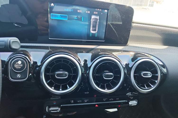 Used Mercedes-Benz A-Class 2020 A 180 L Audio And AC Panel
