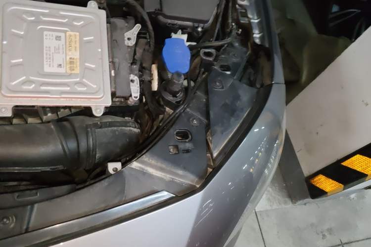 Used Mercedes-Benz A-Class 2020 Second Facelift A 180 L Sport Sedan Engine Bay Left