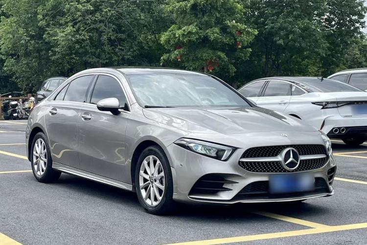 Used Mercedes-Benz A-Class 2020 Restyled A 200 L Sport Sedan Fashion Version Exterior 3