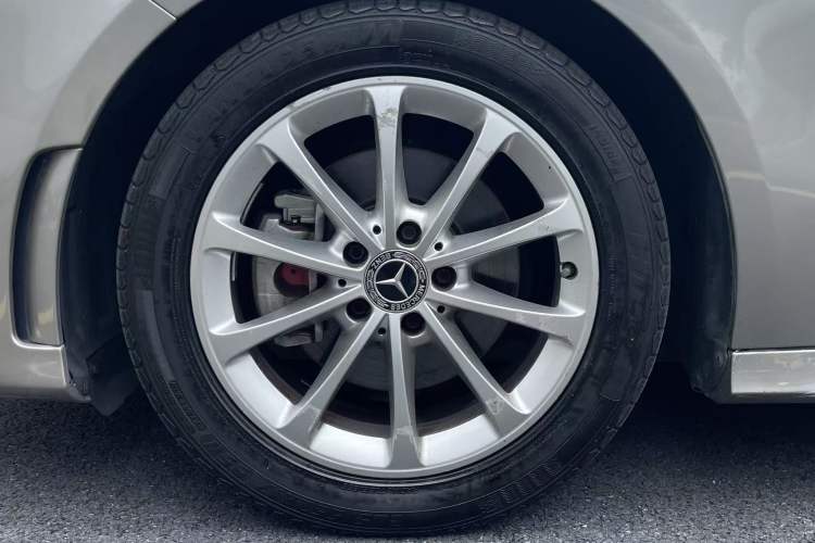 Used Mercedes-Benz A-Class 2020 Restyled A 200 L Sport Sedan Fashion Version Exterior 4