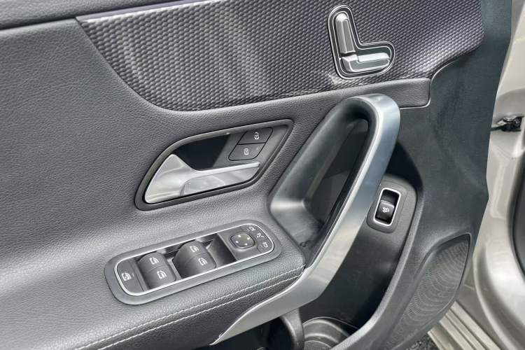 Used Mercedes-Benz A-Class 2020 Restyled A 200 L Sport Sedan Fashion Version Interior 2