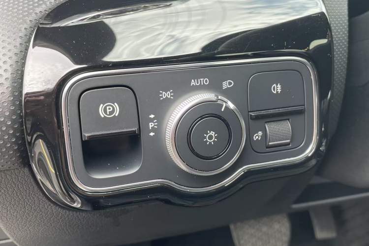 Used Mercedes-Benz A-Class 2020 Restyled A 200 L Sport Sedan Fashion Version Interior 5