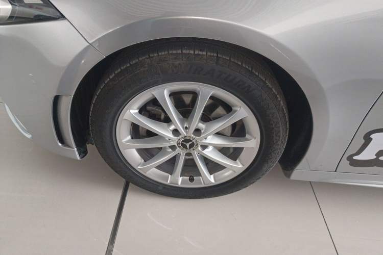Used Mercedes-Benz A-Class 2020 A 200 L Sport Sedan Left Front Wheel Hub