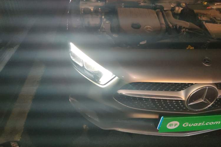 Used Mercedes-Benz A-Class 2020 Restyled A 200 L Sport Sedan Fashion Version Right Front Headlight