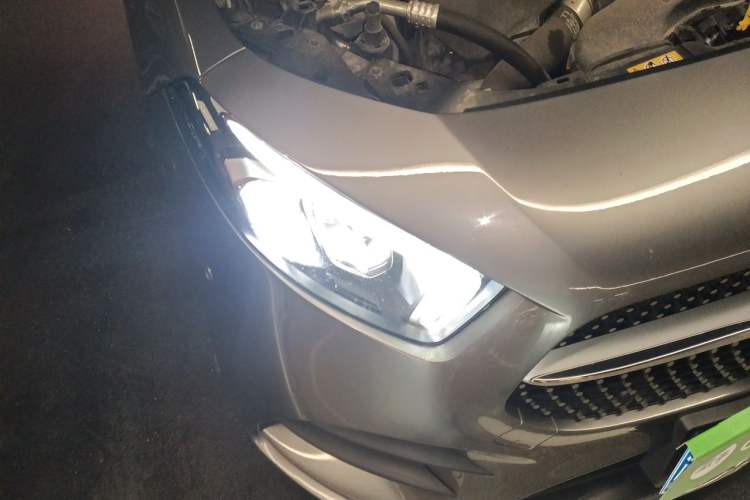 Used Mercedes-Benz A-Class 2020 Restyled A 200 L Sport Sedan Fashion Version Right Front Headlight