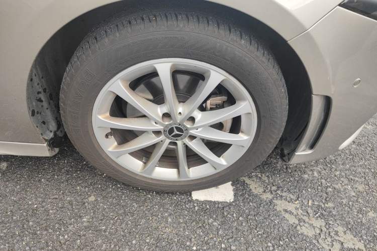 Used Mercedes-Benz A-Class 2020 A 200 L Sport Sedan Right Front Wheel Hub