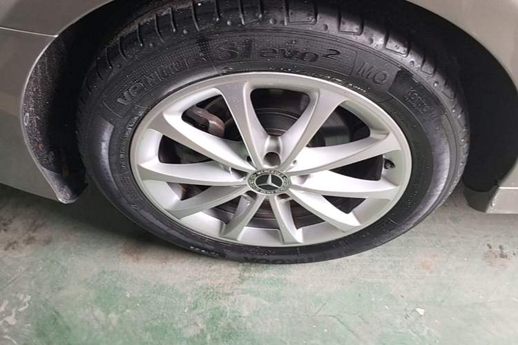 Used Mercedes-Benz A-Class 2020 Restyled A 200 L Sport Sedan Fashion Version Right Rear Wheel Hub