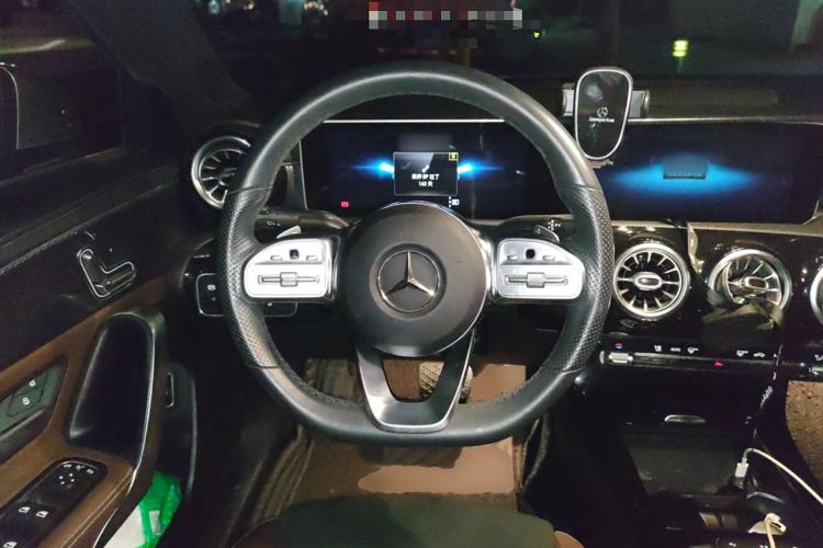 Used Mercedes-Benz A-Class 2020 Restyled A 200 L Sport Sedan Fashion Version Steering Wheel