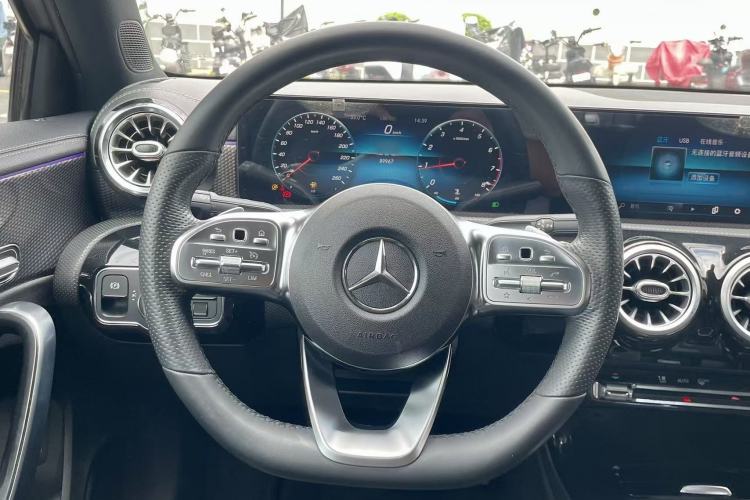 Used Mercedes-Benz A-Class 2020 Restyled A 200 L Sport Sedan Fashion Version Steering Wheel
