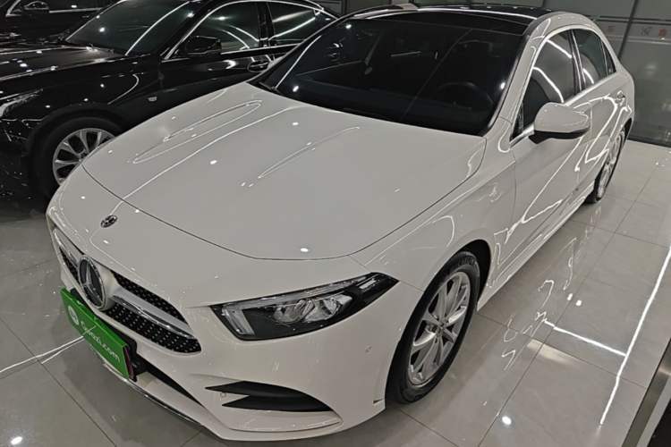 Used Mercedes-Benz A-Class 2020 Restyled A 200 L Sport Sedan Fashion Version Guazi used car, China used car export, Used car for sale, Used cars, Cheapest cars for sale
