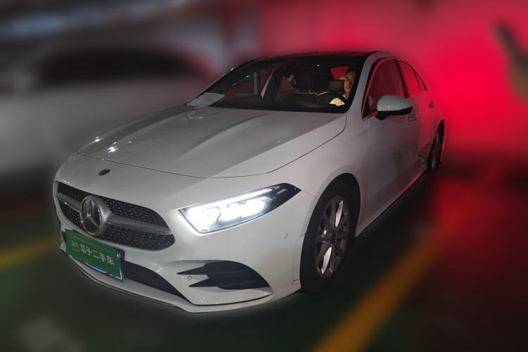 Used Mercedes-Benz A-Class 2020 Restyled A 200 L Sport Sedan Fashion Version Guazi used car, China used car export, Used car for sale, Used cars, Cheapest cars for sale