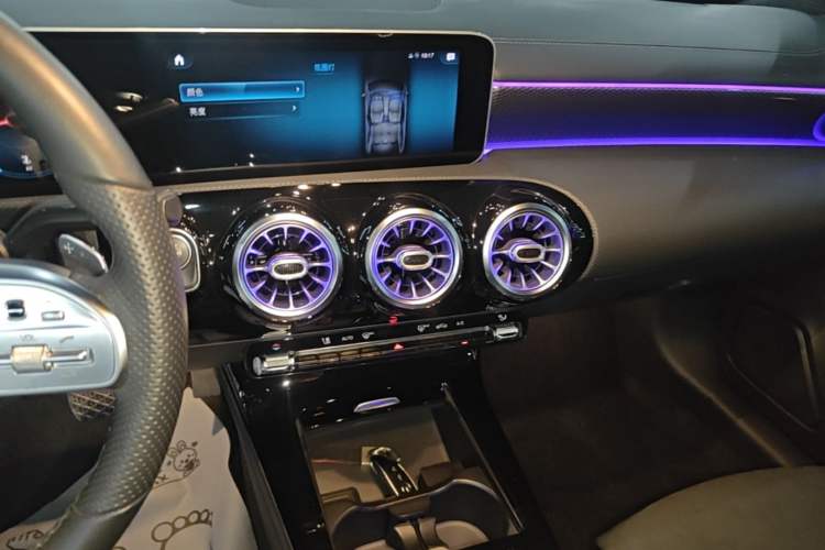 Used Mercedes-Benz A-Class 2020 Restyled A 200 L Sport Sedan Fashion Version Audio And AC Panel