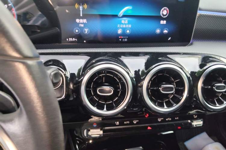 Used Mercedes-Benz A-Class 2020 Facelift A 180 L Sport Sedan Special Configuration Audio And AC Panel