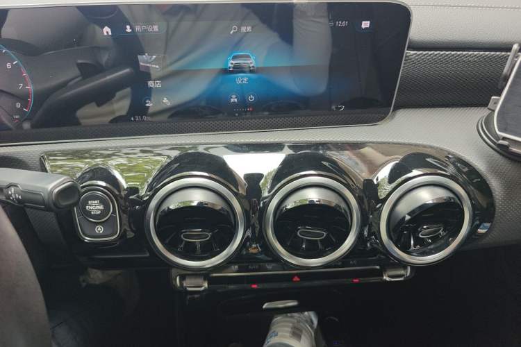 Used Mercedes-Benz A-Class 2020 Facelift A 180 L Sport Sedan Special Configuration Audio And AC Panel