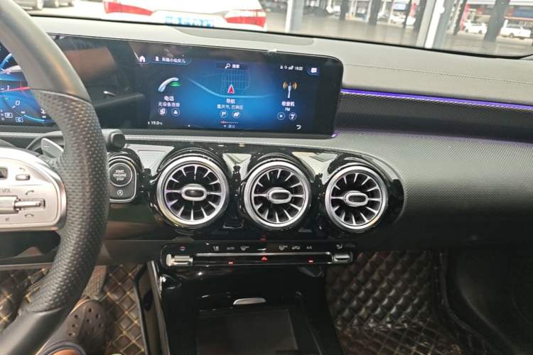 Used Mercedes-Benz A-Class 2020 Restyled A 200 L Sport Sedan Fashion Version Audio And AC Panel