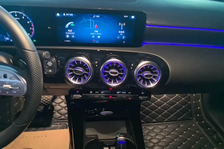 Used Mercedes-Benz A-Class 2020 Restyled A 200 L Sport Sedan Fashion Version Audio And AC Panel