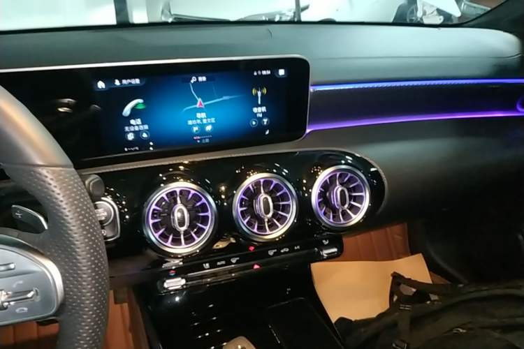 Used Mercedes-Benz A-Class 2020 Restyled A 200 L Sport Sedan Fashion Version Audio And AC Panel