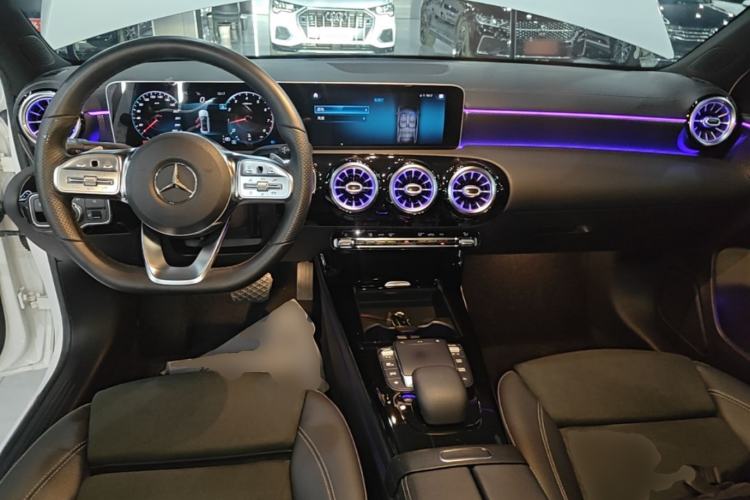 Used Mercedes-Benz A-Class 2020 Restyled A 200 L Sport Sedan Fashion Version Center Console